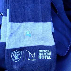 Nice warm Scarf OFFICAL Raiders NFL Brand .